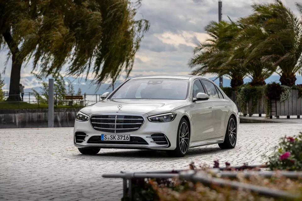 Mercedes‑Benz S‑Class нового покоління: еталон розкоші і технологій