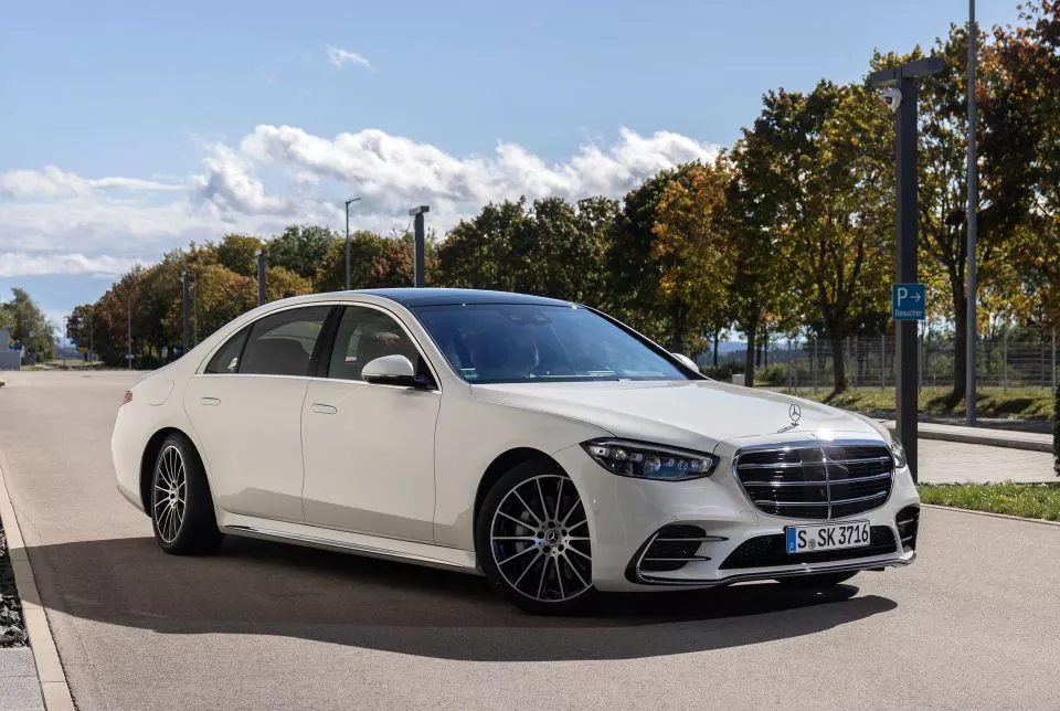 Mercedes‑Benz S‑Class нового покоління: еталон розкоші і технологій