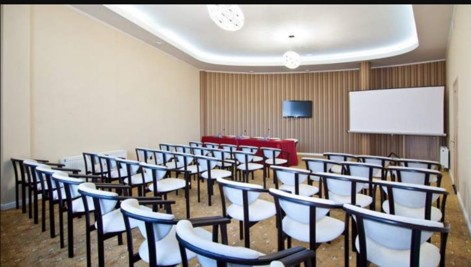 Зали для конференцій у готельному комплексі “ОК Одеса”