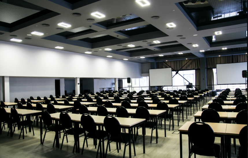 Один із найбільших конгрес-холів Києва — до 2000 гостей