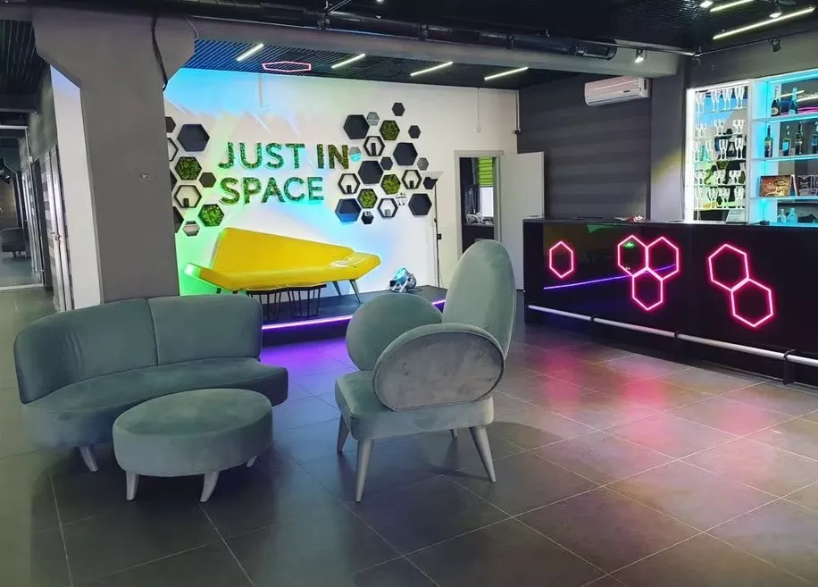 JUST IN SPACE — івент-простір до 200 гостей у центрі Києва