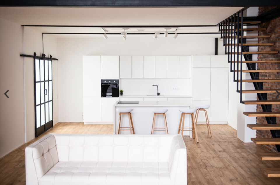 📸 Vision Studio — 3+ зали для фото та відео у Києві