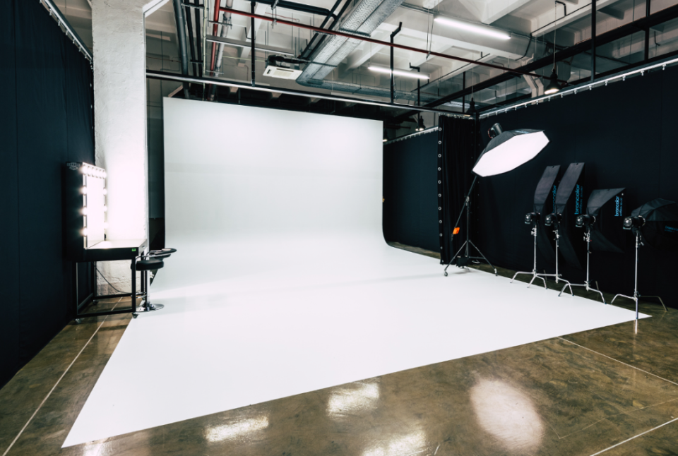 📸 FreeDom Photostudio — до 3 форматів контенту за 1 зйомку