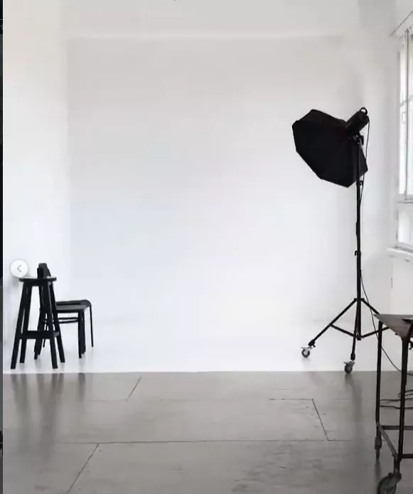 📸 LESS Studio — мінімалістична фотостудія 54 м² з природним світлом 
