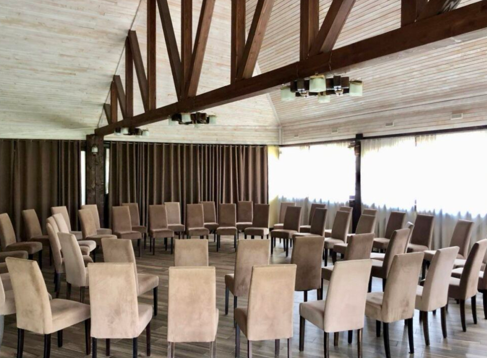 KOPA — зал до 100+ гостей + готель для корпоративів