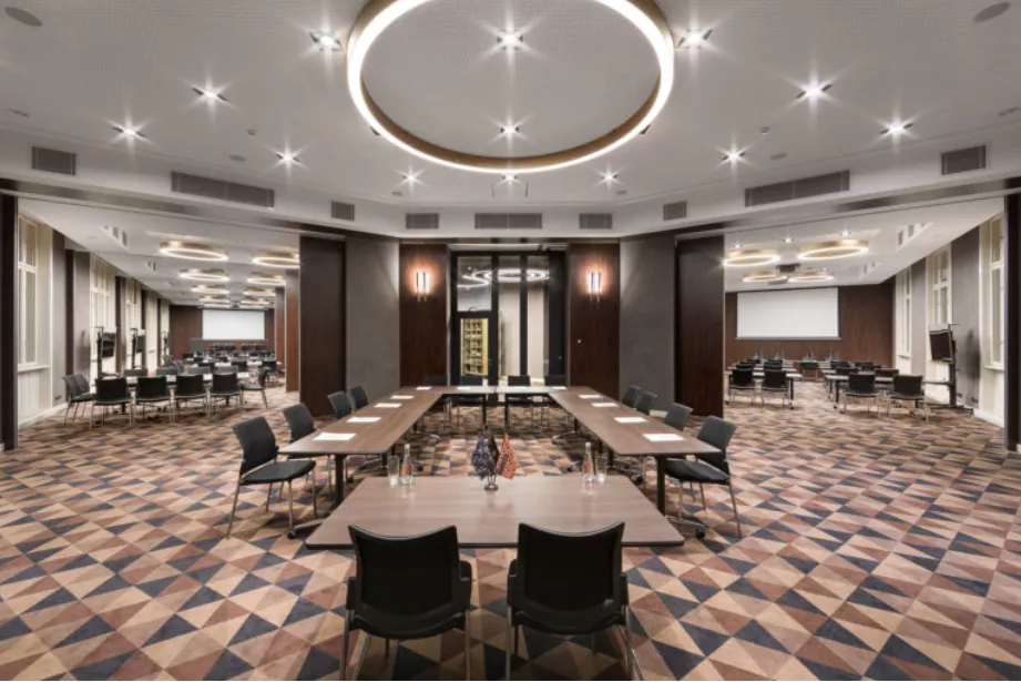 🏢 Bank Hotel Lviv — конференц-зали до 270 гостей у центрі Львова