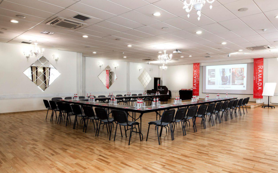   🏢 Ramada Lviv — великий конференц-зал до 250 гостей