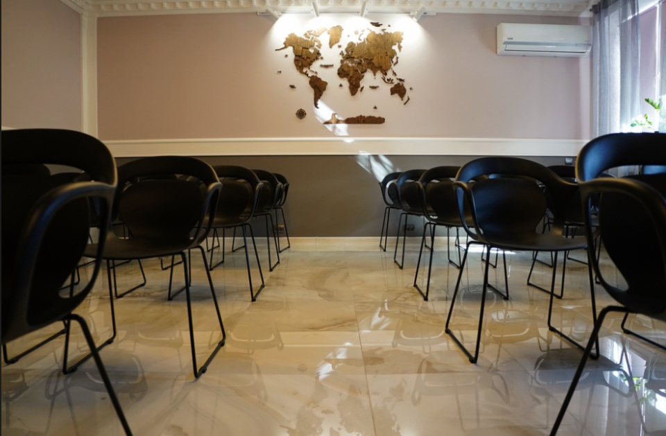 🚀 Alliance Hall — приватний конференц-простір на Подолі до 30+ гостей