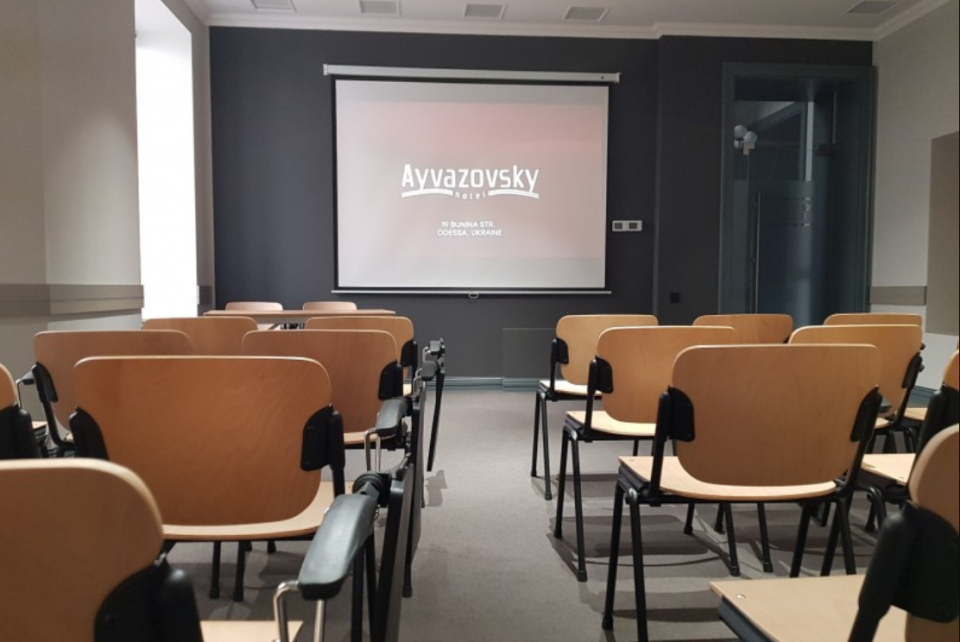 🏨 Ayvazovsky Hotel Odesa — конференц-зал у центрі Одеси до 40 гостей