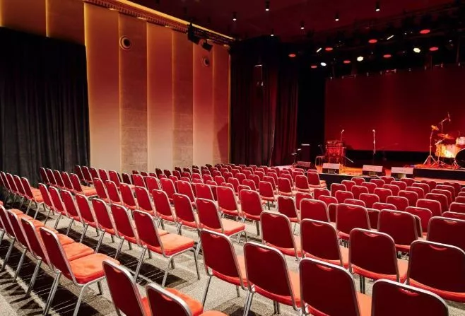 Universum Hall — конференц-пространство в Киеве до 200 гостей.