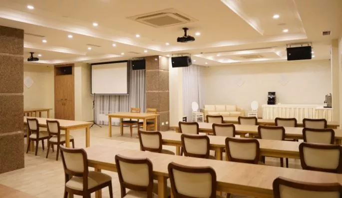 GRAND OTRADA Resort & SPA — конференц-зал в Одессе.