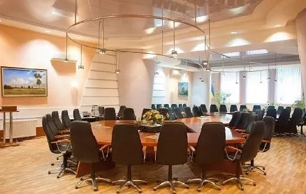 Конференц-готель «Укрзалізниці» — конференц-простір біля Львова до 100