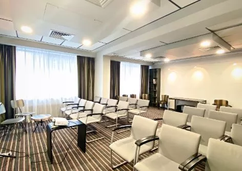 Mercure Kyiv Congress — конференц-пространство в Киеве до 2000 гостей.
