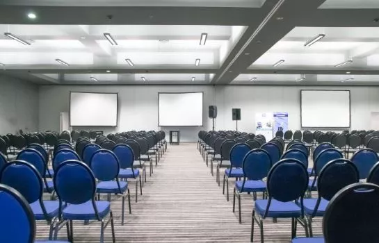 Mercure Kyiv Congress — конференц-пространство в Киеве до 2000 гостей.
