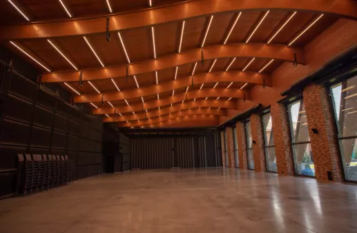Mayachok Event Hall — конференц-пространство в Киеве до 1000 гостей.
