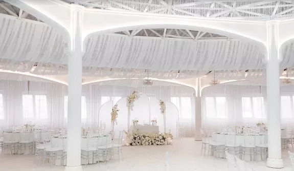 Aura Event Hall — конференц-простір у Києві до 200 гостей
