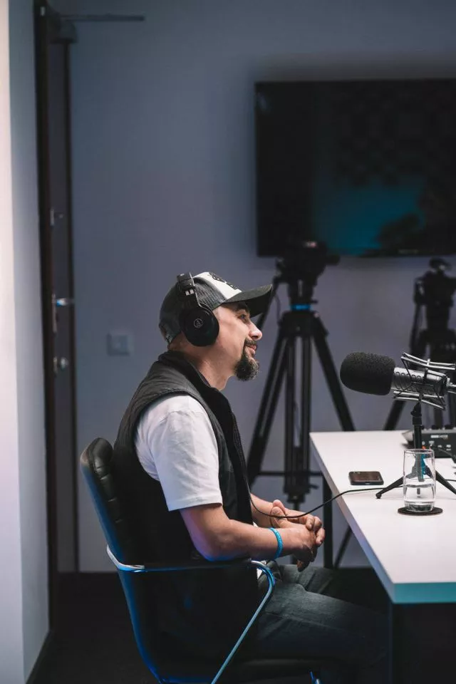 Dadacast Studio — студія запису подкастів та онлайн-курсів в Одесі